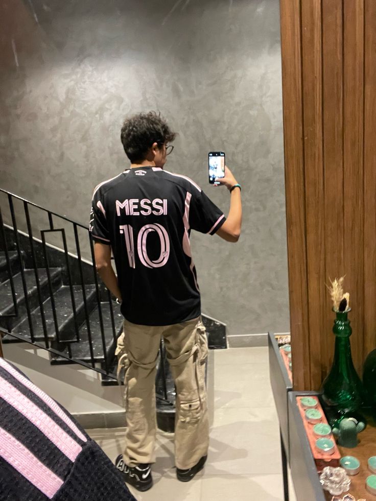 Soccer Men Outfit, Jersey Aesthetic Outfit Men, Soccer Jersey Aesthetic Outfit Men, Jersy Outfits Men, Outfits With Mexico Jersey, Mens Soccer Jersey Outfit, Jersey Outfit Men Soccer, Inter Miami Jersey Outfit, Messi Jersey Outfit