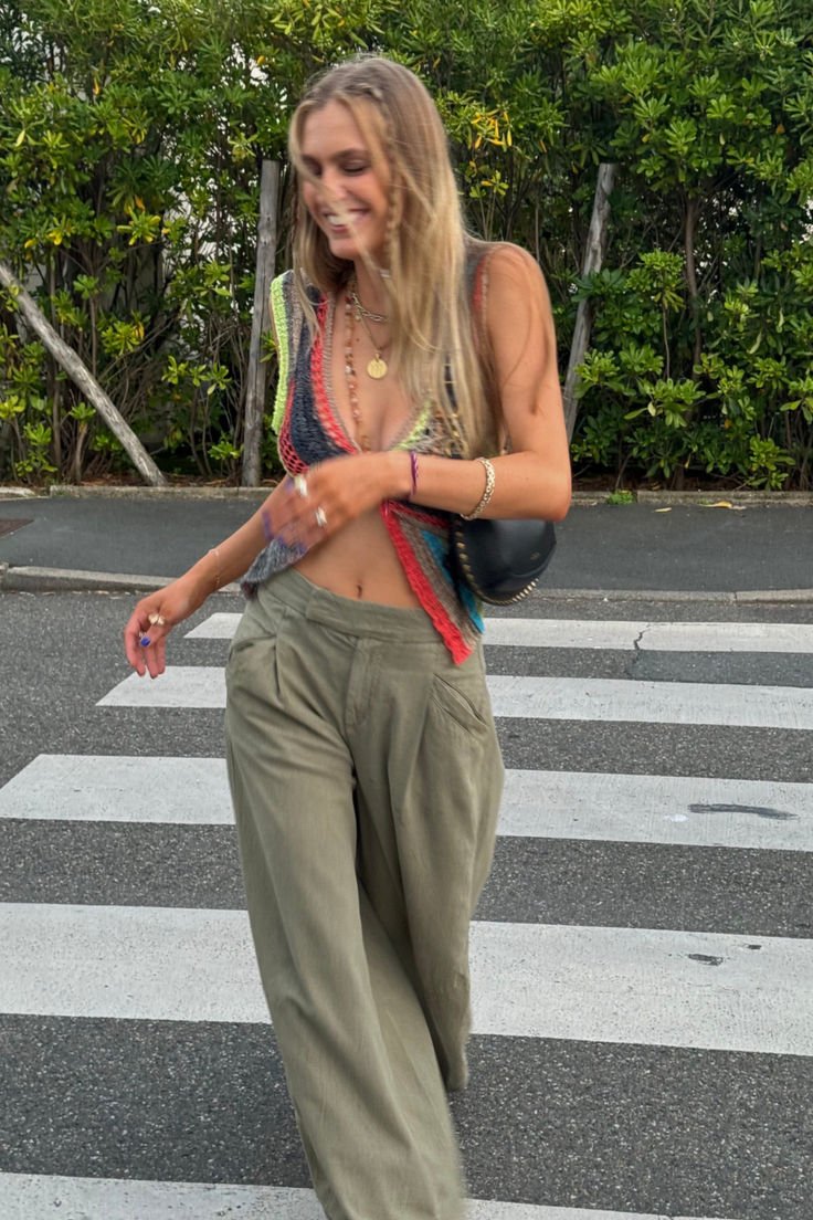 Traveller Aesthetic Outfits, Free People Clothing Aesthetic, Free People Vibes, Backpacking Outfits, 6th Form Outfits, Safari Outfits, Weekend Looks, Thailand Backpacking, Free People Clothing