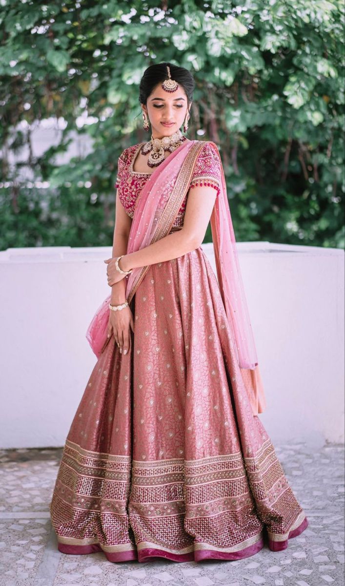 Lehanga For Reception Bridal, South Indian Fashion, Lehenga Designs Latest, Mehendi Dress, Wedding Guest Outfit Inspiration, Floral Photos, Function Dresses, Marriage Dress, Half Saree Lehenga