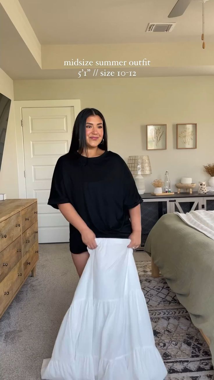 Outfit Inspo Size 12-14, 2024 Midsize Summer Outfits, White Maxi Skirt Outfit Plus Size, Outfit Ideas Xl Size, Fashion Outfits Midsize Summer, How To Style Long Skirts Plus Size, Summer 2024 Midsize Outfits, Curvy Summer Outfit, White Skirt Outfit Plus Size