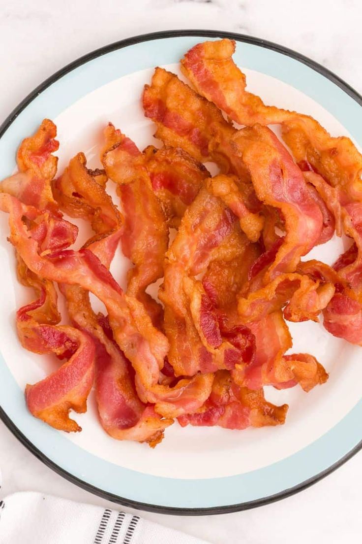 bacon pieces on a plate ready to be eaten