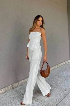 Gala Outfits, Trendy Date Night Outfit, Date Night Outfit Ideas, Met Gala Outfits, Night Outfit Ideas, July Outfits, Gala Outfit, Rose Parade, Cream Aesthetic