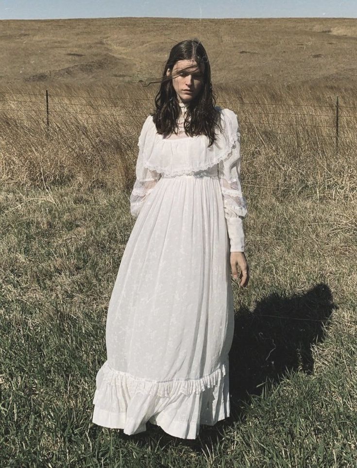 The Romanticism Of Being Southern Gothic Woman, Appalachian Gothic Fashion, Southern Gothic Dress, Cultcore Aesthetic, Gibson Girl Aesthetic, Ethel Cain Aesthetic Outfits, Appalachian Gothic, Southern Gothic Fashion, Preachers Daughter