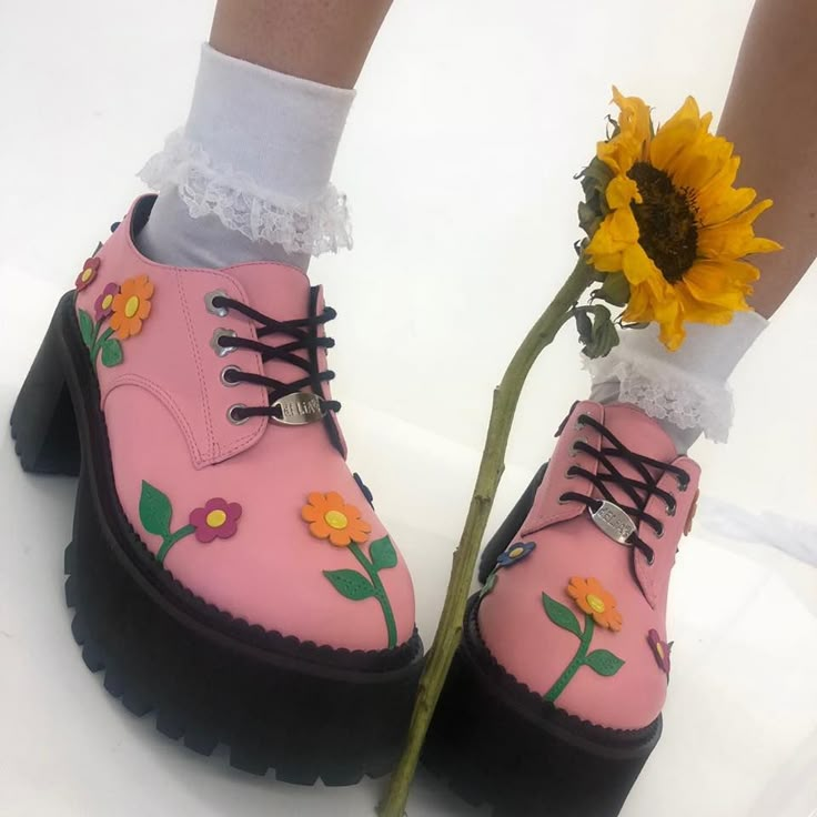 Dollskill Shoes, Dr Shoes, Funky Shoes, Shoe Inspo, Aesthetic Shoes, Dr. Martens Boots, Pretty Shoes, Dream Shoes, Colorful Fashion