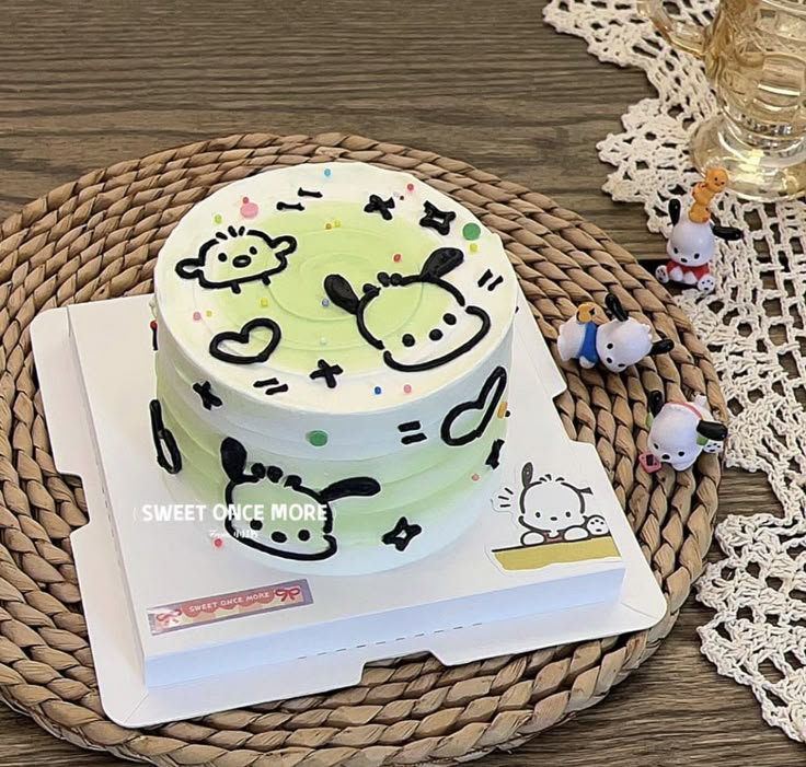 there is a cake that has been decorated with animals on it