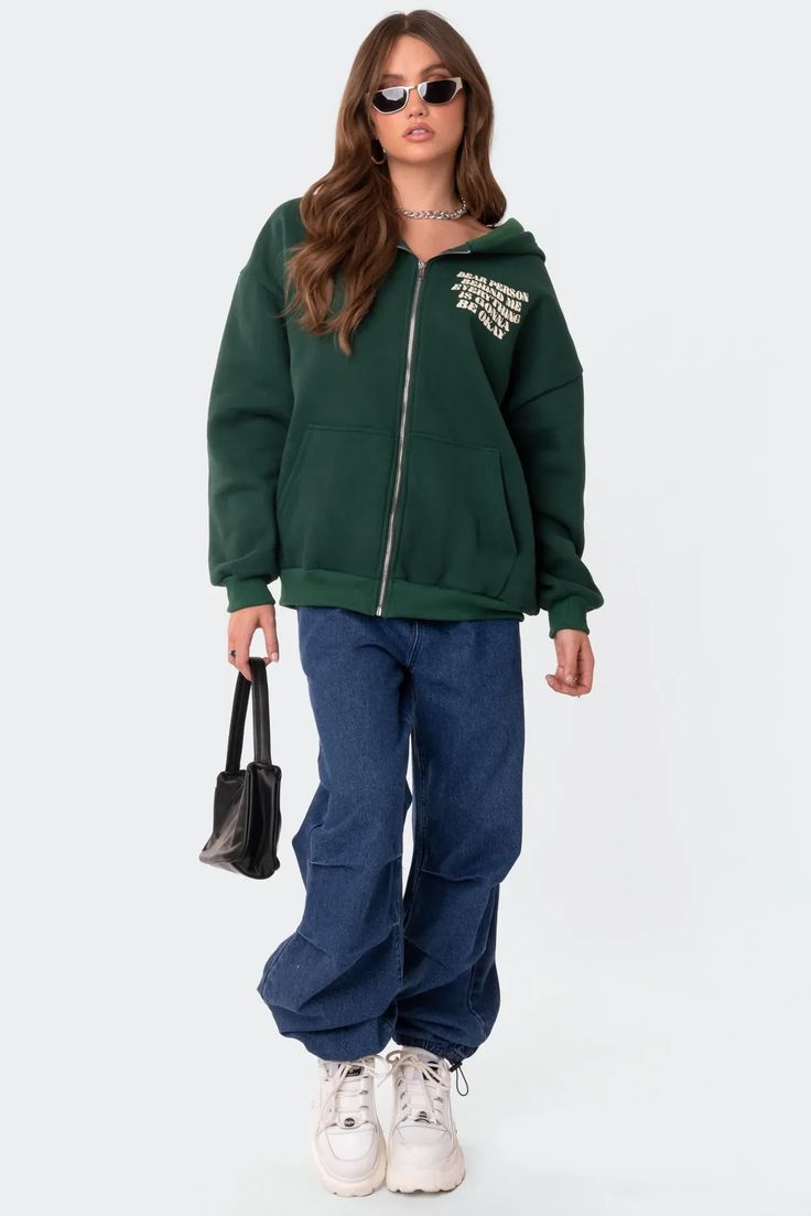 Lorelai Oversized Cargo Jeans – edikted Zipup Hoodie Outfit, Best Cargo Pants, Barbie Sets, Oversized Jeans, Hoodie Green, Kangaroo Pocket Hoodie, Street Style Winter, Swimwear Dress, Hoodie Outfit