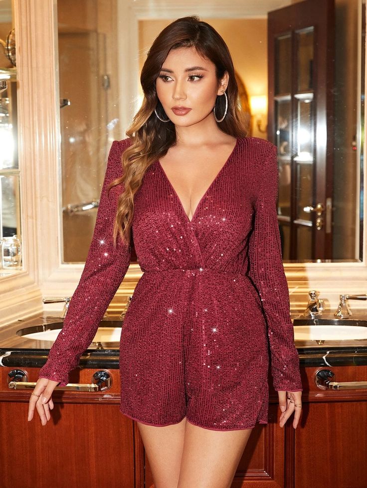 the Deep V Neck High Waist Romper is a stunning addition to your party wardrobe. This romper features a sleek and elegant design that is sure to turn heads on any occasion, The deep V-neck and long sleeves offer a chic and trendy look, while the wrap detail adds an extra touch of sophistication. The high waistline flatters your figure and adds an extra layer of elegance to your outfit. Specifications: Style: Party Wear Pattern Type: Plain Type: Tee Details: Wrap Length: Short Fit Type: Regular Fit Neckline: Deep V Neck Sleeve Length: Long Sleeve Waist Line: High Waist Fabric: Slight Stretch Material: Sequins Care Instructions: Hand wash, do not dry clean Body: Lined Sheer: No Product Measurement(cm): Size Bicep Length Bust Cuff Hip Size Inseam Length Shoulder Sleeve Length Waist Size S 31 Party Kleidung, Clean Body, Style Party, The Deep, Look Chic, Deep V Neck, Shoulder Sleeve, Deep V, Party Wear