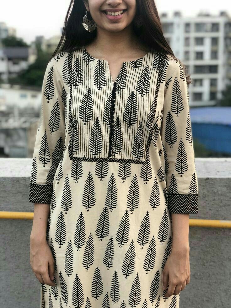 Yoke Designs For Kurtis, Printed Kurti Designs, Salwar Neck Designs, Indian Kurti Designs, Kurti Sleeves Design, New Kurti Designs, Churidar Designs, Simple Kurta Designs, Designer Kurti Patterns