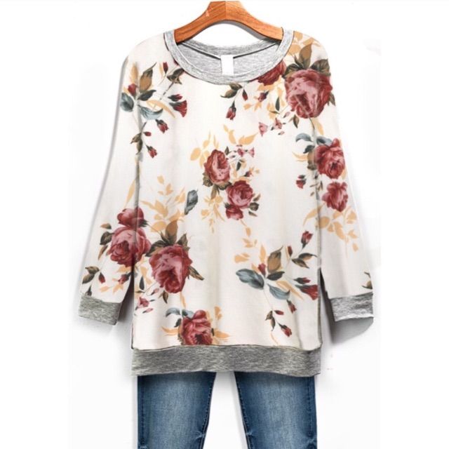 Feminine, Lightweight, And Comfortable Floral Top. Polyester, Rayon, And Spandex. Made In The Usa. Floral Print Loungewear Tops For Fall, Floral Print Tops For Fall Loungewear, Casual Floral Print Long Sleeve Top For Fall, Casual Long Sleeve Top With Floral Print For Fall, White Floral Print Tops For Layering, Floral Pullover, Soft Summer, Long Sleeve Sweatshirt, Floral Top