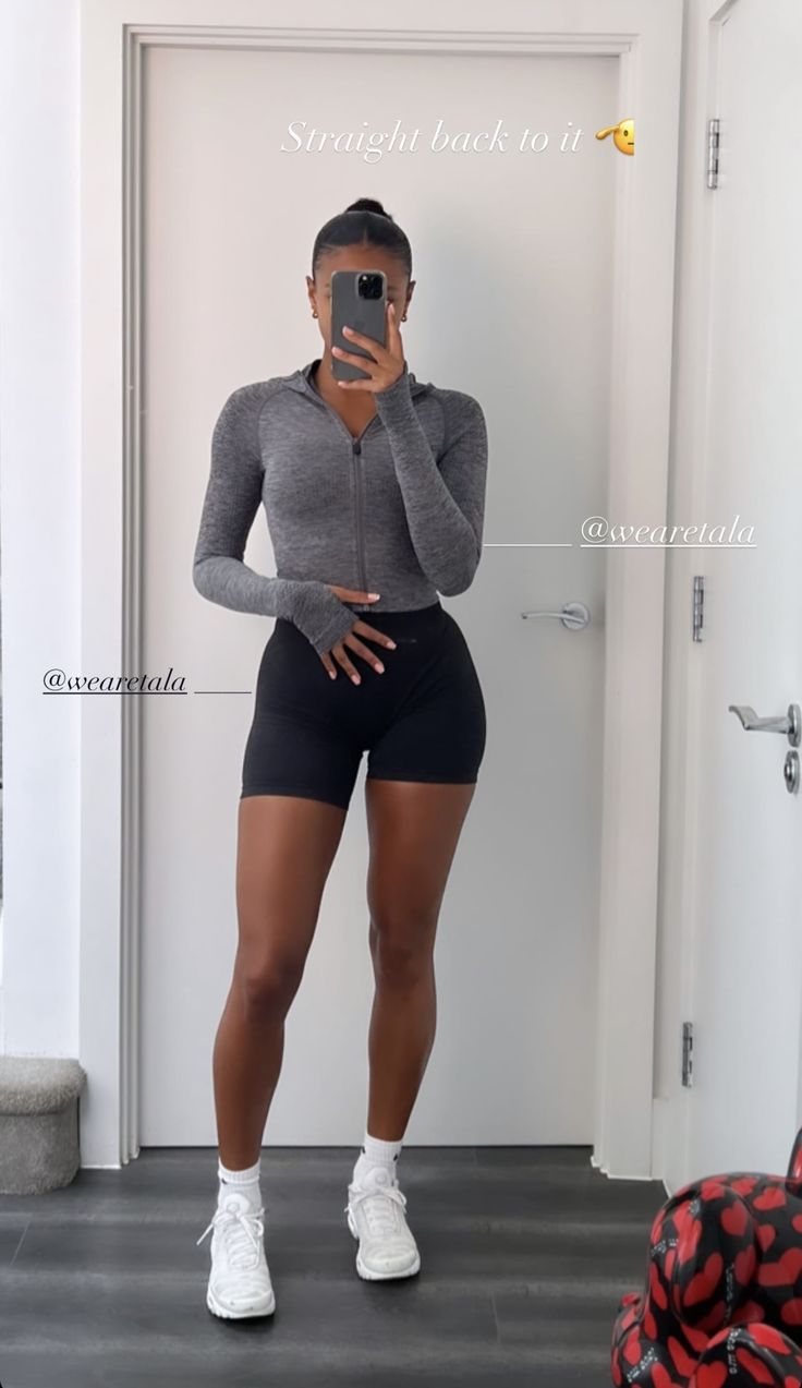 Ladies Sports Wear Outfits, Active Wear Black Women, Workout Sets Black Women, Workout Fits Black Women, Gym Wear Aesthetic, Pisces Style, Wellness Entrepreneur, Gym Outfit Inspo, Outfits Sporty