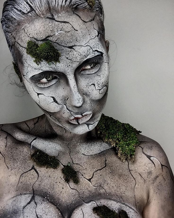 K&dP (@katiunddiepuderquaste) on Instagram: “Another shot of my enchanted stone statue for day 17 of @dupemag s #31daysoffaceart . Product…” Fantasy Make-up, Halloweenský Makeup, Horror Make-up, Theatre Makeup, Special Makeup, Special Fx Makeup, Horror Makeup, Theatrical Makeup, Character Makeup