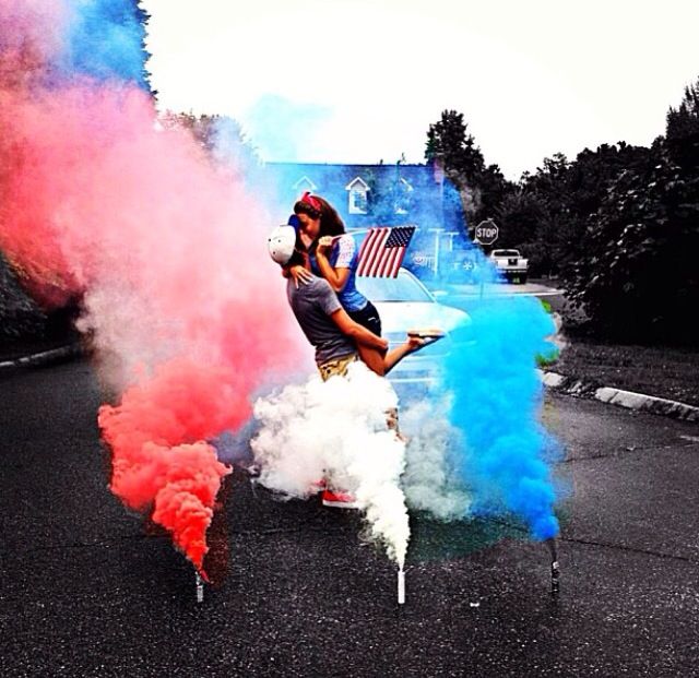 I want to do this with a model doing an awesome pose in the middle of the colored smoke. Patriotic Photoshoot, Fourth Of July Pics, 4th Of July Pics, July Pictures, 4th Of July Photography, America Images, 4th Of July Photos, 4th Of July Outfits, Holiday Pictures