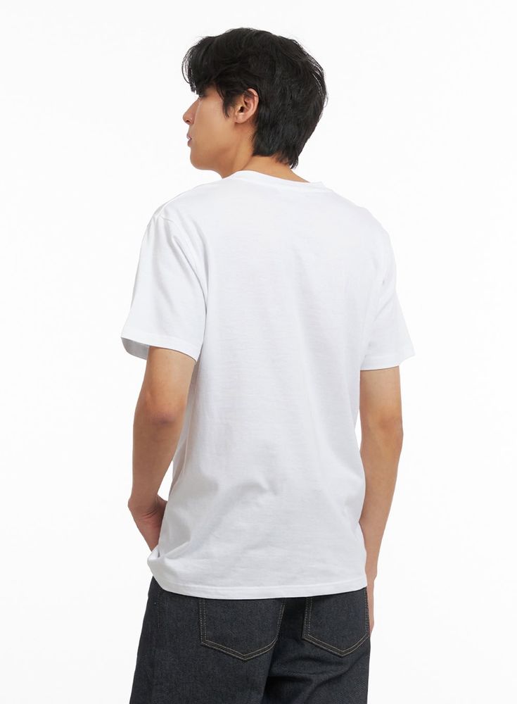 Product Detail Elevate your casual style with our Men's Basic V-Neck T-Shirt in White. Perfect for back to school or any casual occasion. This solid print shirt features a normal fit for all-day comfort. Style : Casual Occasion : Back to school Type : Men, Basics, Essentials, TShirts Print : Solid Material : Cotton Sleeve : Short sleeve Neck : V neck Length : Regular Fit : Normal fit Cotton100 Color : White Made in Korea Model Size Model is wearing size 1XL and the color White. Height : 6'0" | 1 Men Basics, Bolero Sweater, Beige Top, Prom Outfits, Boatneck Sweater, Fashion Korean, Shrug Sweater, Korean Street Fashion, Plus Size Jeans