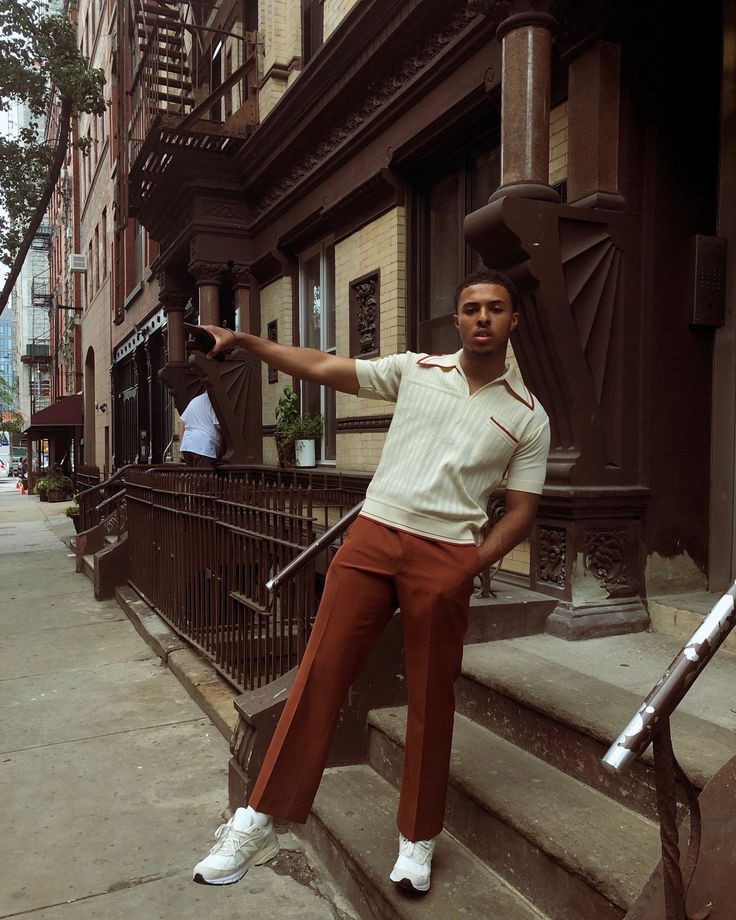 Diggy Simmons Fashion, Diggy Simmons Style, Black Academia, 70s Fashion Men, Diggy Simmons, Jon Batiste, Leon Bridges, Mens Photoshoot Poses, 70s Outfits