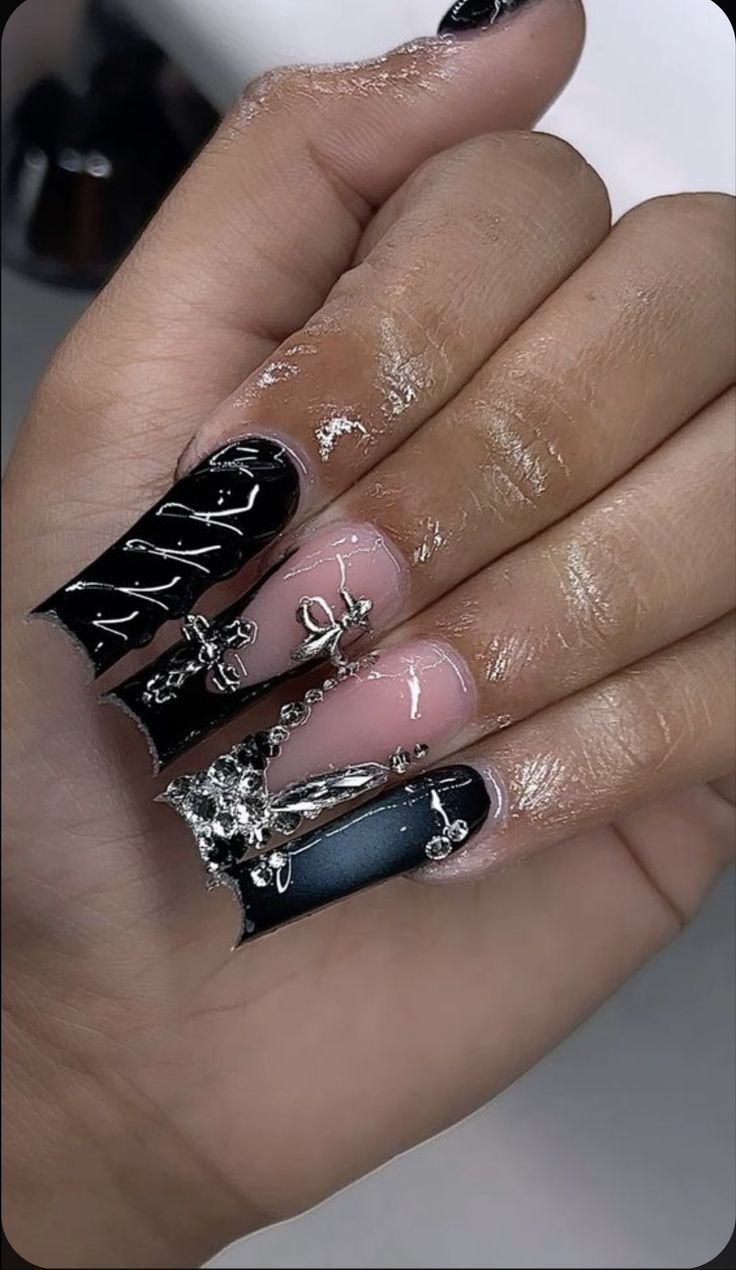 Nails Page Name Ideas, Nail Page Name Ideas, Acrylic With Charms, Nails Y2k Black, Black Freestyle Nails, Birthday Freestyle Nails, Fye Nails, Nails Sets, Rich Rich