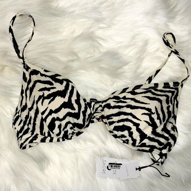 Women's Bralette Bikini Top Shade & Shore Zebra Print Size 32b Details Low Coverage Size 34b Cream & Black Removable Pads Shell 80% Nylon / 20% Spandex Lining 92% Polyester / 8% Spandex Msrp: $24.99 Hand Wash Suggested Black Fitted Swimwear With Zebra Print, Fitted Black Zebra Print Swimwear, Trendy Fitted Bra With Padded Cups, White Beach Bra With Adjustable Straps, Chic White Swimwear With Padded Cups, White Adjustable Beach Bra, White Adjustable Strap Bra For The Beach, White Bra With Adjustable Straps For The Beach, Fitted Padded Bra For Beach