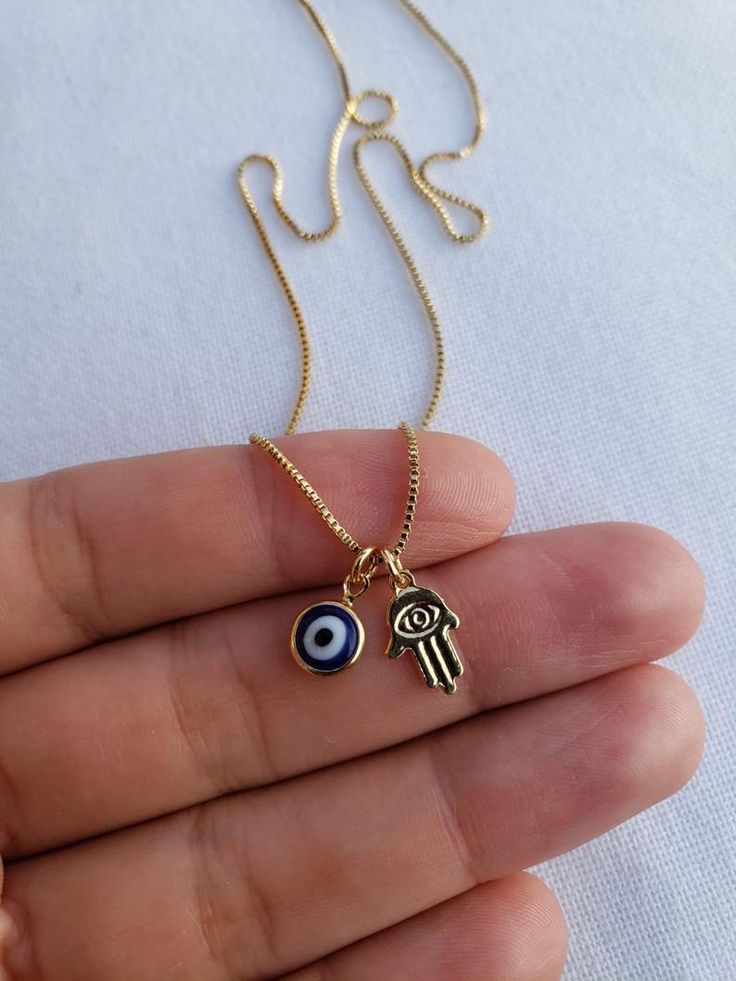 Fatima Hand, Hand Of God, Hamsa Necklace, Jewelry Accessories Ideas, Dope Jewelry, Hand Of Fatima, Classy Jewelry, Jewelry Lookbook, Evil Eye Necklace