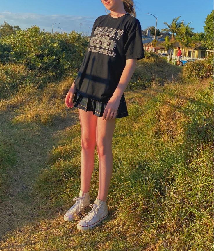 Shorts And Big Tshirt Outfit, Oversized Top And Skirt, Tennis Skirt Outfit Tshirt, Skirt And Big Tshirt Outfit, Skirt And Big Shirt, Skirt Big Shirt, Baggy Shirt And Skirt, Skirt With Oversized Shirt, Skirt And Oversized Shirt