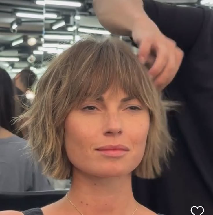 Cropped Haircut For Women, Pageboy Haircut, Bangs Wavy Hair, Κούρεμα Bob, Crop Haircut, Short Shag Haircuts, Wavy Hairstyles Medium, Shaggy Short Hair, Short Shag Hairstyles