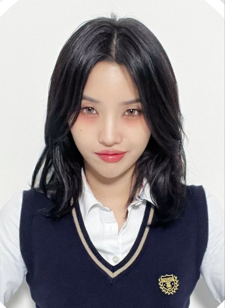 Formal 2x2 Id Picture, Black Hair Kpop, Safety Products, Id Photo, Social Impact, School Photos, Just Girl Things, Mug Shots, The Head