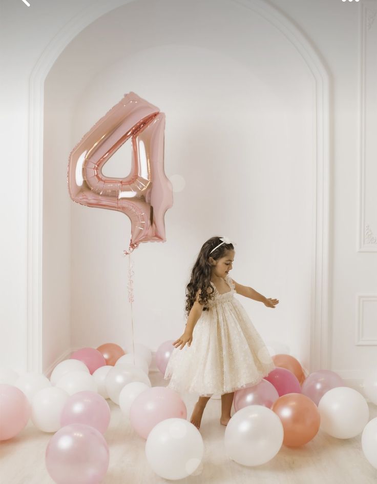 Four Year Old Birthday Photoshoot, 4th Birthday Girl Photoshooting, 3 Year Photoshoot Ideas, Toddler Girl Birthday Photoshooting, Girl Birthday Photoshooting Ideas, Four Year Old Photo Shoot, 4 Birthday Photoshoot Ideas, Two Year Photoshoot, 4 Year Photoshoot Ideas