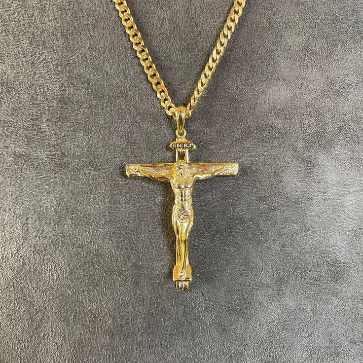 Solid Gold depicts and reveals the crucifixion of Jesus with wonderful details. It provides the opportunity to use it as the most thoughtful gift in line with your faith. It is especially sized for everyone from 7 to 70.  Our handmade jewellery is prepared to be your timeless jewellery. Suitable for unisex use. Item Details ★ 10 - 14 - 18 K Real Gold ★ Necklace Diameter (1.96''): 5.70cm x 3.40cm (2.24inc x 1.39inc) ★ Necklace Diameter (1.''): 2.50cm x 1.50cm (0.98inc x 0.59inc) ★ Chain Length: 1 Spiritual Hallmarked Crucifix Jewelry And Charms, Luxury Gold Crucifix Cross Necklace, Gold Crucifix Cross Necklace With Polished Finish, Gold Crucifix Necklace With Polished Finish, Real Gold Necklace, Unique Holiday Gifts, Dainty Gold Necklace, Christmas Gifts For Mom, Religious Jewelry