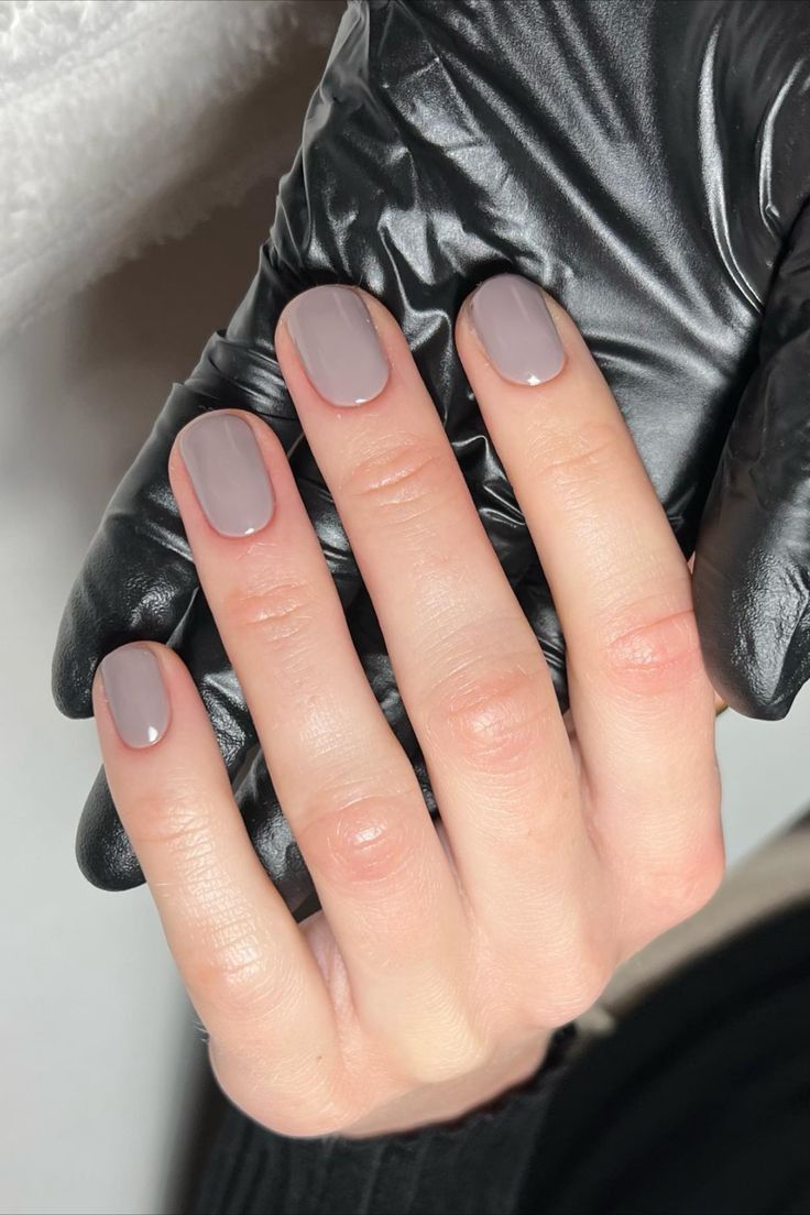 Gray Nails Ideas, Gray Nail Designs, Pink Try, Gelish Nail Colours, Grey Gel Nails, Gray Nail, Milky Nails, Plain Nails, Simple Gel Nails