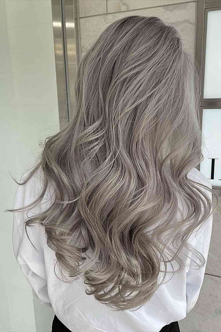 Smokey Gray Balayage for ladies with long straight hair Silver Ash Hair, Ash Blonde Hair Balayage, Ash Grey Hair, Gray Balayage, Grey Blonde Hair, Grey Hair Dye, Ash Blonde Hair Colour, Beige Hair, Korean Hair Color