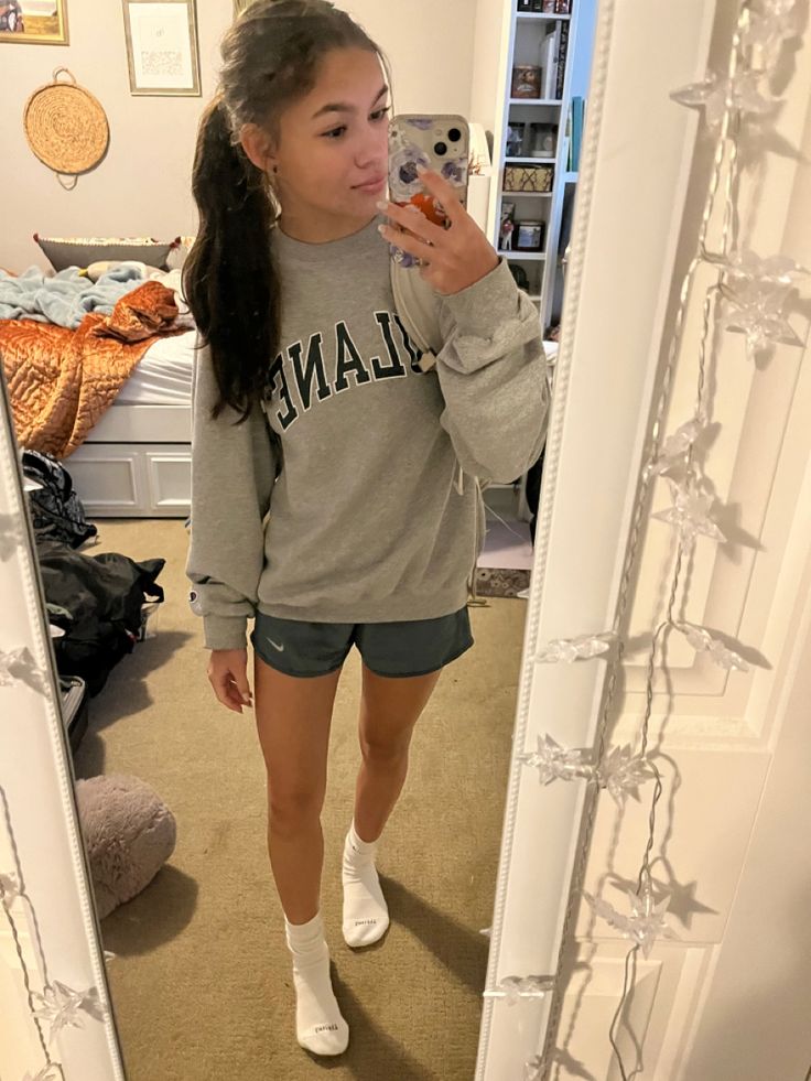 Summer Outfits For Teens, Champion Shorts, Shorts Nike, Instagram Photo Inspiration, Outfits For Teens, Photo Inspiration, Summer Outfits, Socks, Street Wear