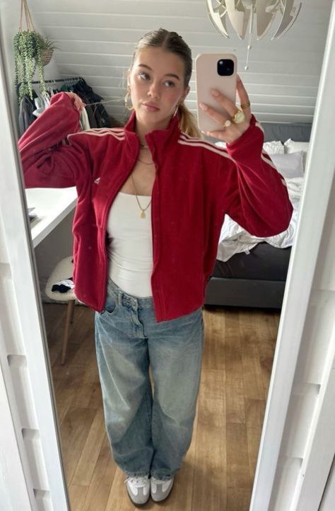 Outfit Inspo School Winter, Red Adidas Jacket Outfit, Uk College Outfits, Adidas Jacket Outfit, Red White Blue Outfit, 00s Mode, Adidas Samba Outfit, Samba Outfit, Looks Pinterest