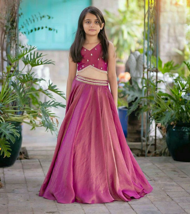 Diwali Outfits For 12 Year Girl, Lehanga For Girls 10-12, Leghana Design For Kids, Girls Lehanga Blouse Designs, Lehenga Design For Kids Girl, Kids Dresses For Girls Indian, Baby Lehenga Blouse Designs, Kids Dress Patterns Indian, Wedding Dress For Kids Girl Indian