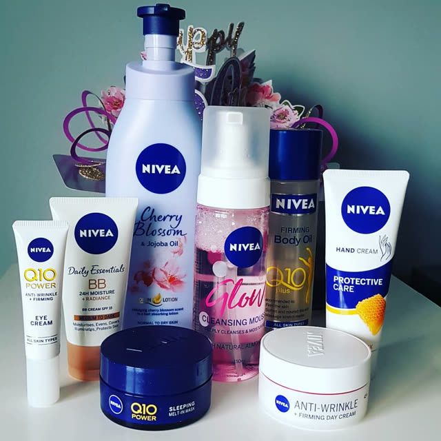 Nivea Body Care Products, Nivea Skincare Routine, Nivea Body Oil, Nivea Skin Care Products, Nivea Skincare, Nivea Products, Nivea Lotion, Skincare Products Photography, Skin Care Routine Order