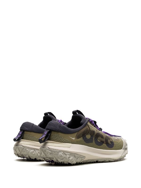 Nike ACG Mountain Fly 2 Low Sneakers - Farfetch Nike Low Tops, Mountain Bike Tires, Sneakers Green, Purple Logo, Navy And Khaki, Bike Tire, Nike Acg, Nike Green, Trail Shoes