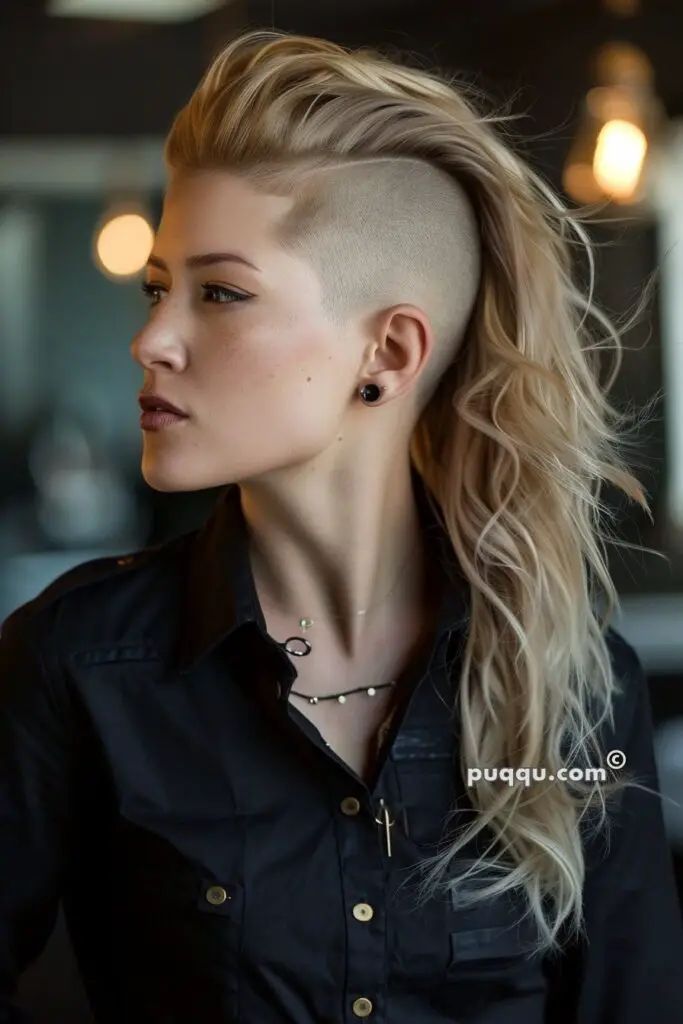 mohawk-haircut-for-women-172 Woman Mohawk Hairstyles, Mohawk Haircut For Women, Mohawk Women, Hairstyle Mohawk, Be Unapologetically Yourself, Mech Inspiration, Long Mohawk, Mohawk Hairstyles For Women, Mohawk Haircut