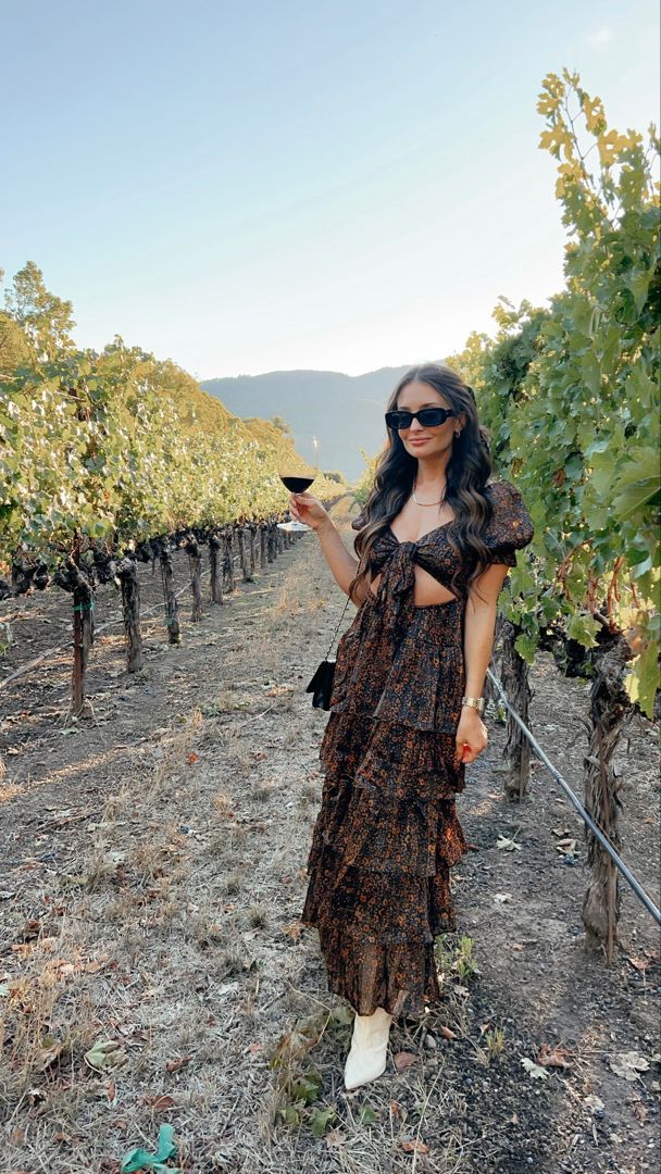 Winery Outfit California, Fall Outfits 2023 Winery, Long Dress Winery Outfit, Neutral Winery Outfit, Napa Winery Outfit Spring, Malibu Winery Outfit, Mountain Winery Outfit, Winery Hat Outfit, Boho Wedding Dress Guest Outfit