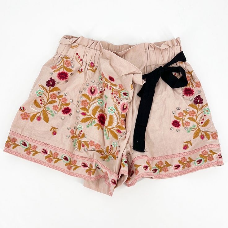 Blogger Favorite Embroidered Zara Shorts Brand New With Tags Size Small Bohemian Embroidered Beige Bottoms, Beige Bohemian Embroidered Bottoms, High Waist Embroidered Bottoms For Spring, Casual Vacation Bottoms With Floral Embroidery, Casual Floral Embroidered Bottoms For Vacation, Casual Floral Embroidery Bottoms For Vacation, Beige Floral Embroidered Bottoms For Spring, Spring Beige Floral Embroidered Bottoms, Summer Cotton Bottoms With Floral Embroidery