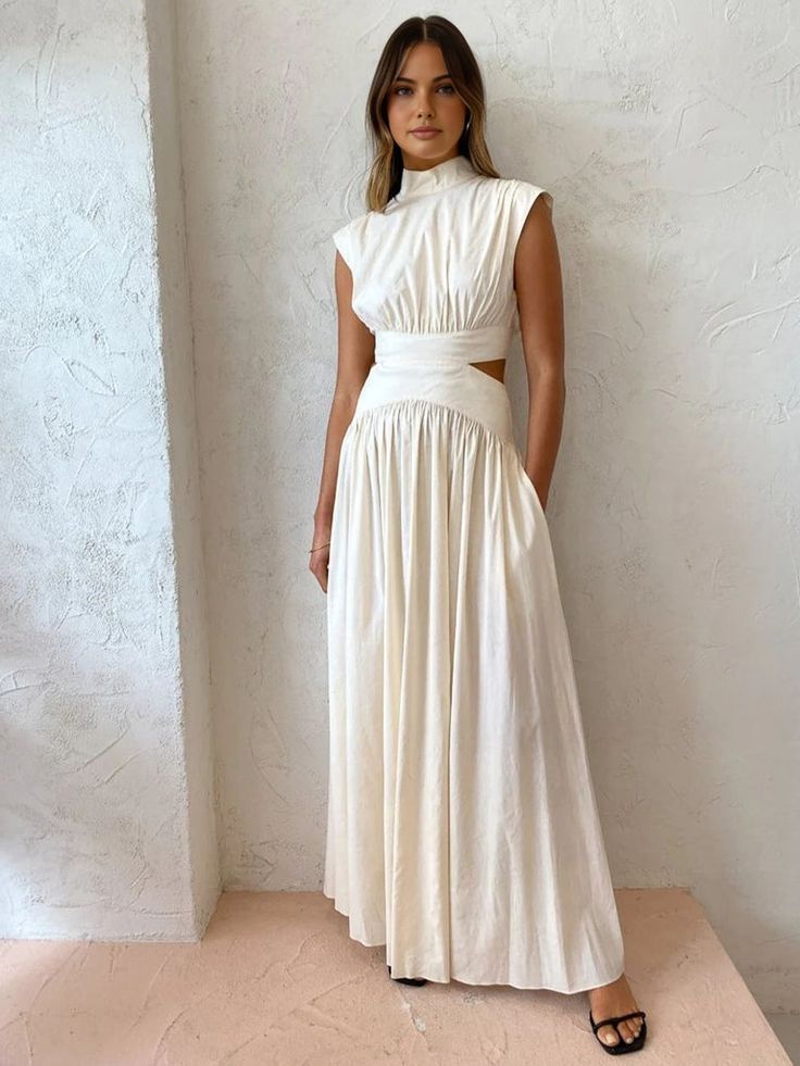 Mock Neck Cut Out Long Dress Outfit Ideas August, Cutout Style, Long Beach Dress, Women's Street Style, Comfy Outfit, Jeans Cargo, White Maxi, Alternative Outfits, Yoga Shorts