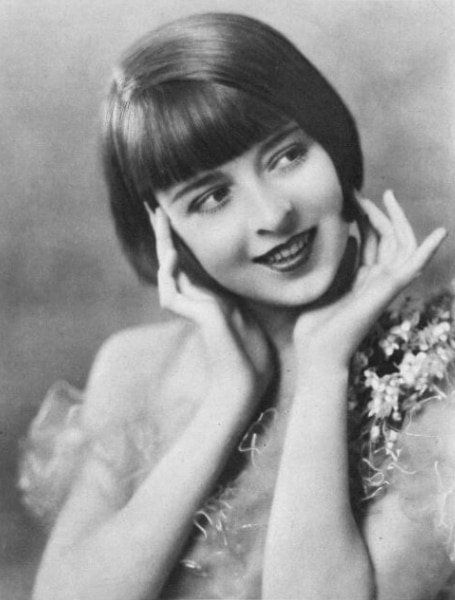 40 Most Stylish Bob Haircuts To Try 2022 - The Trend Spotter 1920s Bob, Flappers 1920s, Colleen Moore, The Trend Spotter, Angled Bob, Different Hair Types, Sleek Bob, Classic Hairstyles, Bob Styles