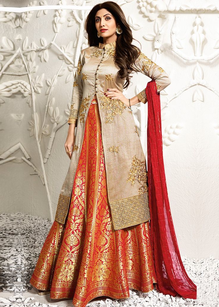 Different Types of Kurti Designs For Lehenga Layer Lehenga, Long Choli Lehenga, Dress Pakistani, Red Shawl, Lehnga Dress, Long Frock, Shilpa Shetty, Wedding Indian, Indian Gowns Dresses