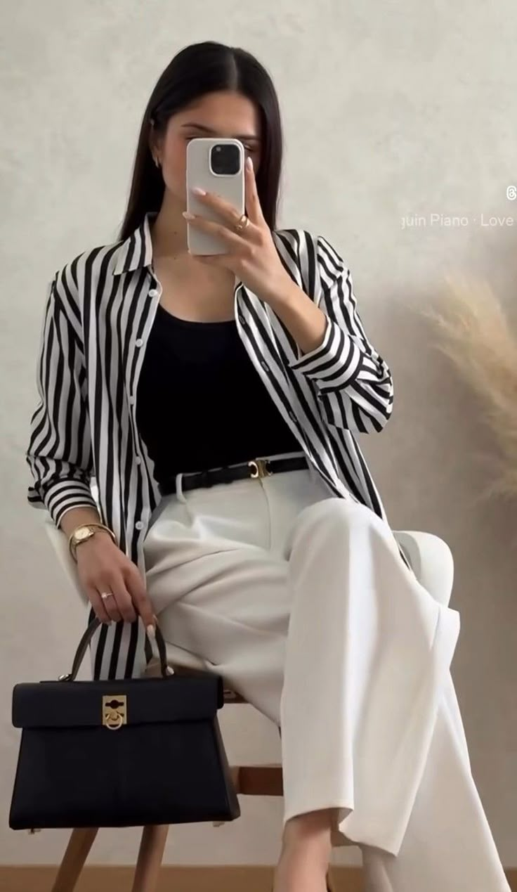 Classy Fashion Style, Casual Work Outfits Women, Classic Style Outfits, Luxury Photography, Business Casual Outfits For Work, Western Clothes, Elegante Casual, Casual Day Outfits, Mirror Photo