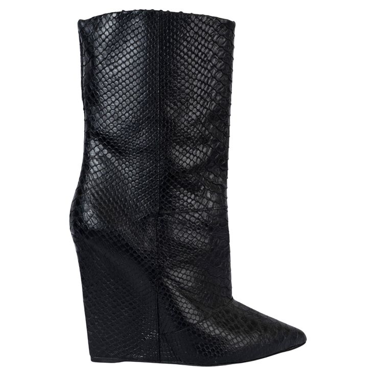 100% authentic Giuseppe Zanotti pointed-toe wedge ankle boots in black python embossed calfskin. Have been worn once inside and are in virtually new condition. Measurements Imprinted Size 41 Shoe Size 41 Inside Sole 28cm (10.9in) Width 8cm (3.1in) Heel 12cm (4.7in) Shaft 19.5cm (7.6in) Top Circumference 32cm (12.5in) All our listings include only the listed item unless otherwise specified in the description above Brown Formal Shoes, Manolo Blahnik White, Pink Nike Shoes, Chanel Black And White, Knee High Boots Flat, Black Python, Lace Up Flats, Pink Nike, Wedge Ankle Boots