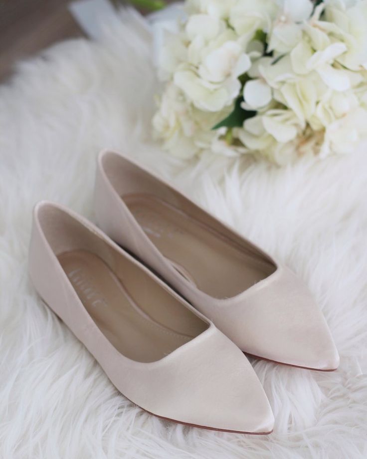 CHAMPAGNE Pointy Toe Satin Flats Evening Beige Pointed Toe Flats, Elegant Cream Pointed Toe Flats, Beige Leather Slip-on Pointed Toe Flats, Beige Pointed Toe Slip-on Flats For Formal Occasions, Champagne Wedding Shoes, Beige Leather Pointed Toe Slip-on Flats, Shoe Selfie, Wedding Shoes Sandals, Glitter Flats