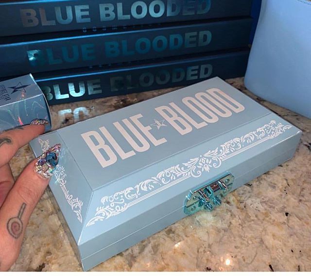 THE INSIDE!!!!! FIRST L👀K 🚨 🙀💙🤤 Oh YES! #BloodSugar 💉 #Palette #2 👉🏼 #BlueBlood 💙Here We Go 2019!! ❤️😍 #jeffreestarcosmetics and it’s a… Jeffree Star Palette, Backyard Hammock, Star Makeup, Star Blue, Fancy Makeup, Jeffree Star Cosmetics, Beauty Bay, Blue Bloods, Jeffree Star