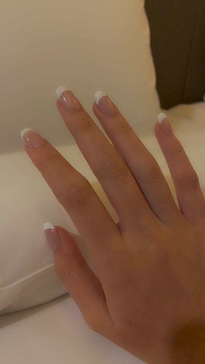 Small Nail Extension Ideas, Nails On Small Hands, Small Nail Extensions, Basic Nail Extensions, Small Nails Aesthetic, Natural Nail Shape, French Fade Nails, خواتم خطوبة, Nail Paint Shades