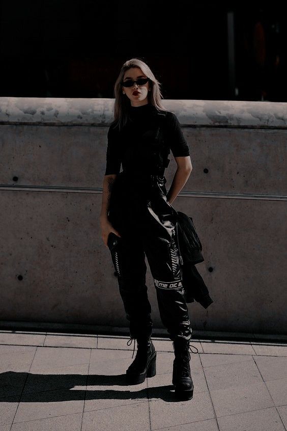 Basic Training Aesthetic, Female Security Guard Aesthetic, Badass Aesthetic Women, Spy Aesthetics Female Outfit, Special Agent Outfit, Spy Girl Aesthetic, Assassin Aesthetic Outfit, Black Assassin Outfits Female, Female Combat Outfit