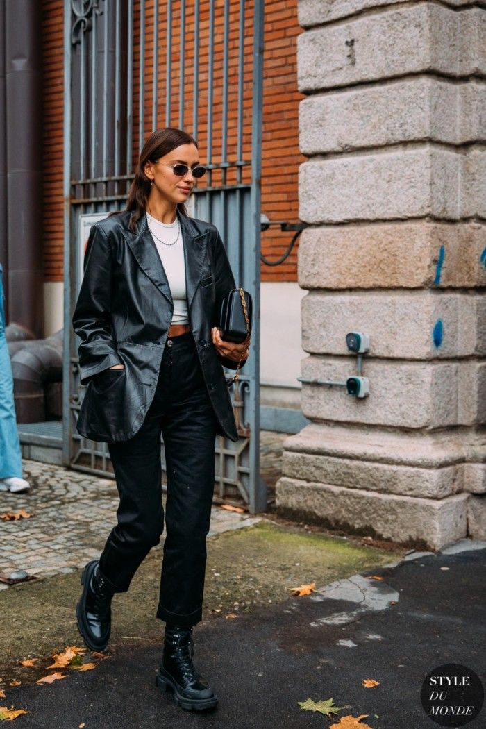 Milan SS 2020 Street Style: Irina Shayk Irina Shayk Style, Black Fall Outfits, 2020 Street Style, Black Leather Blazer, Diane Keaton, Black Cropped Pants, Leather Outerwear, Sienna Miller, Model Look