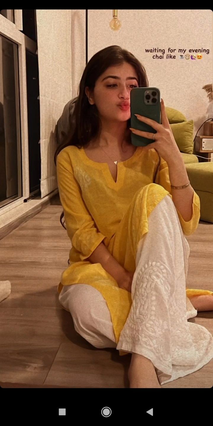 Aditi Bhatia, Trendy Outfits Indian, Traditional Indian Dress, Casual Indian Fashion, Desi Fashion Casual, Indian Dresses Traditional, Traditional Indian Outfits, Trendy Dress Outfits, Everyday Fashion Outfits