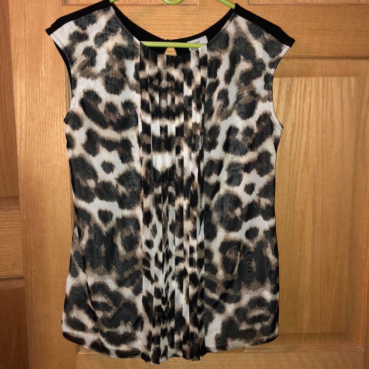 Worthington Sleeveless Women’s Blouse Chic Leopard Print Sleeveless Top, Elegant Sleeveless Leopard Print Tops, Elegant Sleeveless Brown Tops, Fitted Sleeveless Brown Blouse, White Work Blouse, Women's Sash, White Floral Top, Leopard Print Shirt, Teal Top