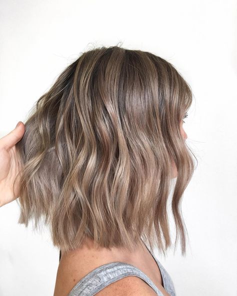 Beige Blonde Hair, Dark Blonde Hair Color, Dirty Blonde Hair, Brown Hair Balayage, Dark Blonde Hair, Short Hair Balayage, Haircut And Color, Brown Blonde Hair, Hair Inspiration Color