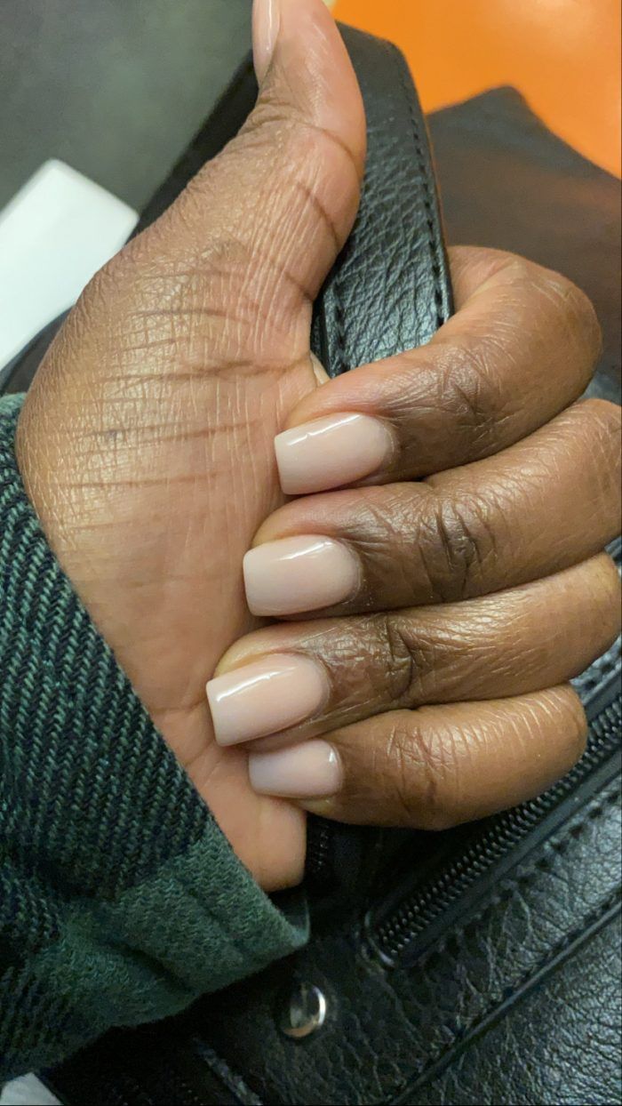 Nails On Dark Skin Hands, Natural Color Nails, Natural Nails Manicure, Short Nail Manicure, Maquillage On Fleek, Henna Nails, Work Nails, Glow Nails, Short Square Acrylic Nails